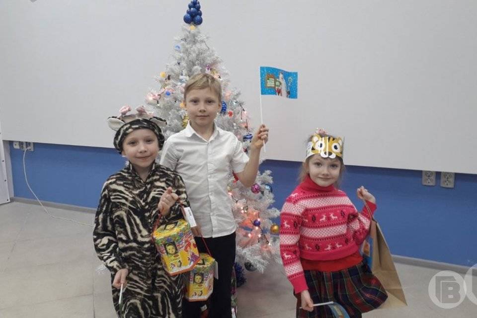 Свыше 113 тысяч школьников Волгоградской области получат к Новому году сладкие подарки