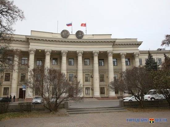 Волгоградские власти проконтролируют соблюдение 500 законов