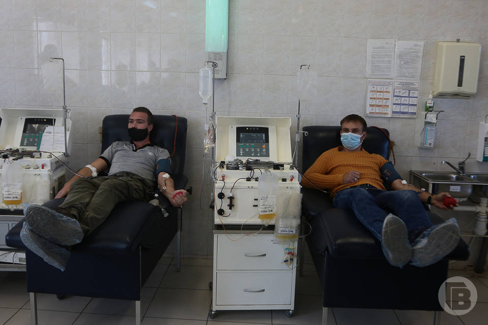6,9 тысячи доз антиковидной плазмы заготовили в Волгоградской области для госпиталей