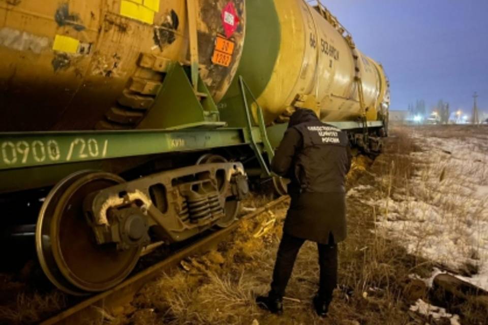 Под Волгоградом с рельсов сошел состав грузового поезда при маневровых работах