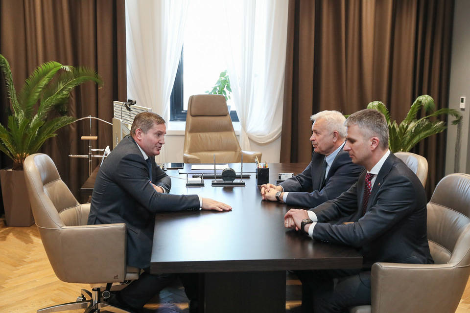 Волгоградский губернатор встретился с президентом «Лукойла»
