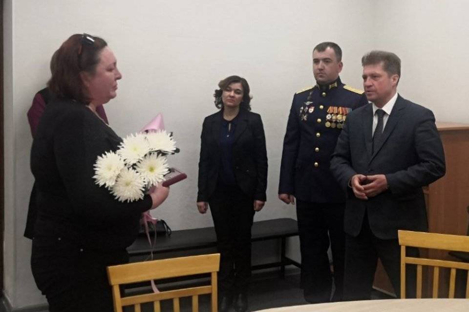 В Камышине семье героически погибшего на Украине военного передали орден Мужества