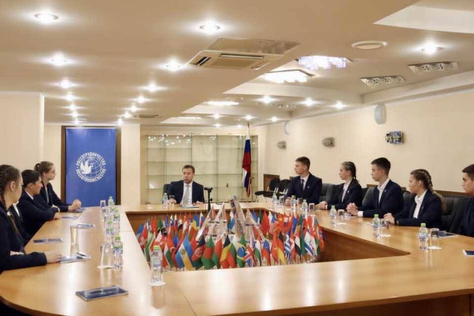 Юные дипломаты из Волгограда встретились в Москве с государственными деятелями РФ