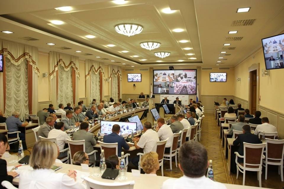 На социальные гарантии сотрудников и неработающих пенсионеров ПривЖД направлено около 2 млрд рублей