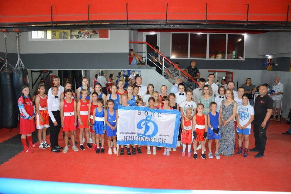 Юные боксерши из ДНР приняли участие в крупном турнире в Волгоградской области