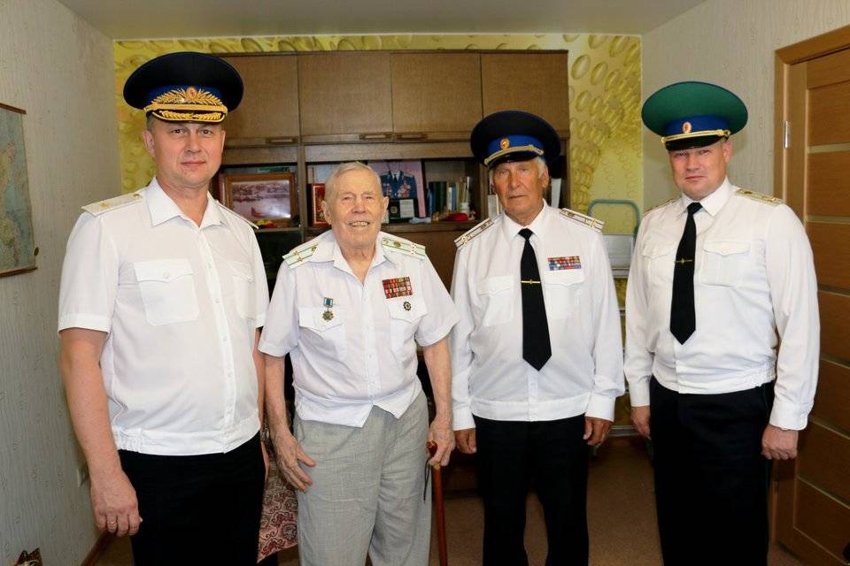 В Волгограде с 95-летием поздравили участника Великой Отечественной войны Виктора Тупикова