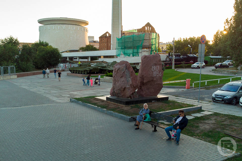 В Волгограде в музее-панораме погасили конверт с изображением генерала армии Павла Батова