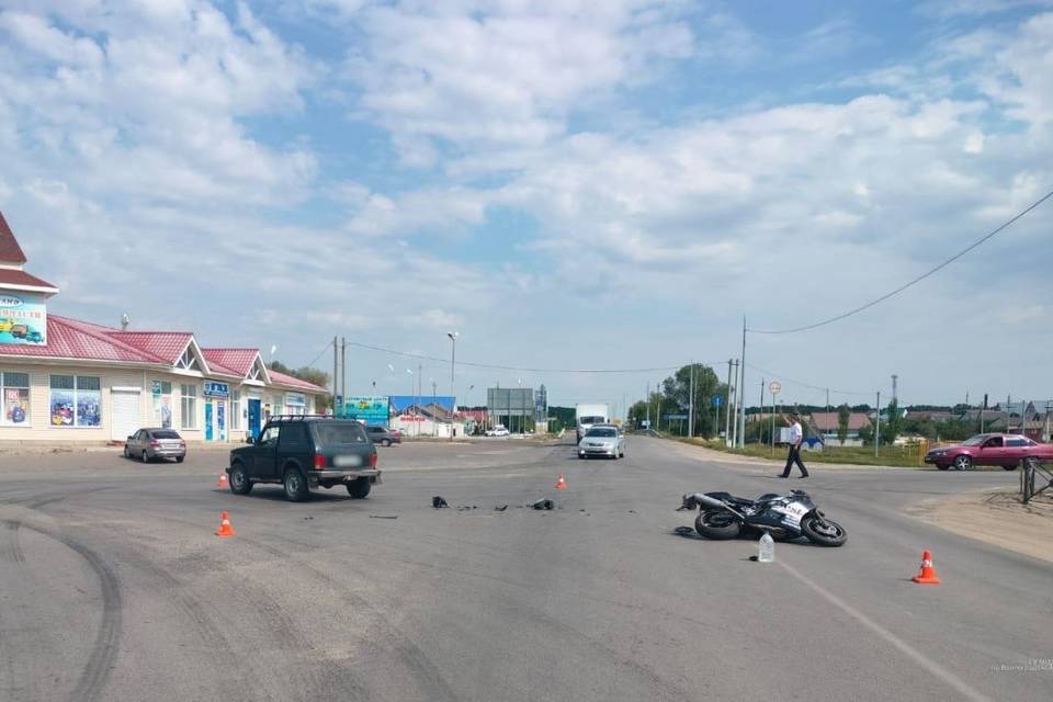 Под Волгоградом 73-летний водитель ВАЗа сбил девушку на мотоцикле