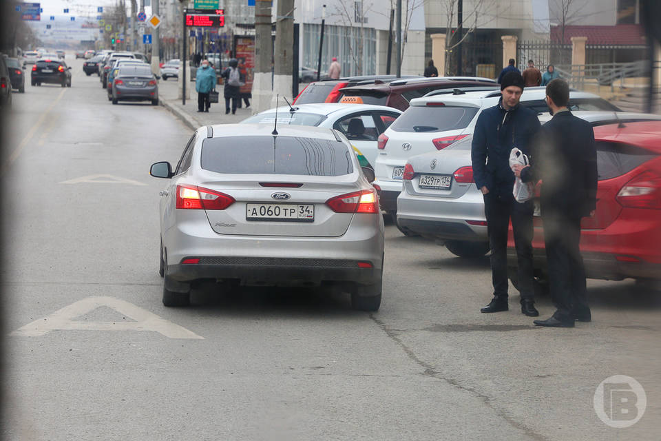В Волгограде банковский клерк отобрал машину у должника по кредиту
