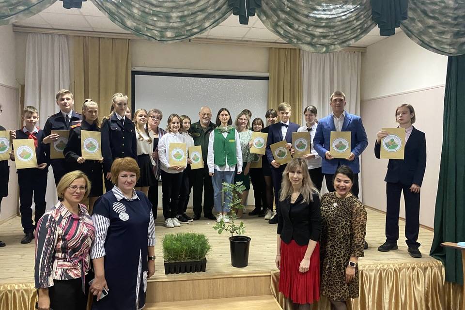 В школе Волгограда открыли экологический питомник проекта «Проросток»
