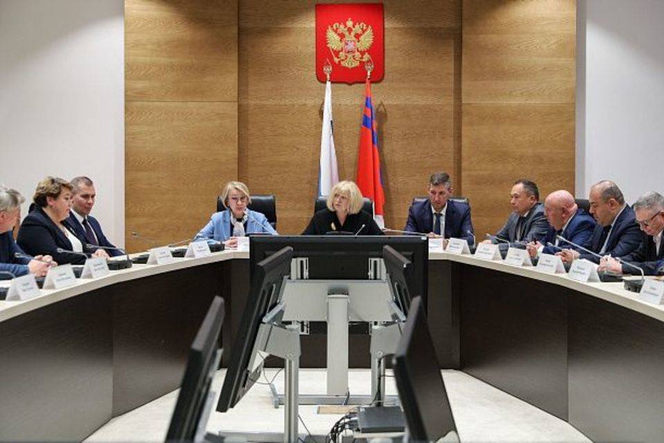 Волгоградская облдума отказалась от закупки новой мебели за 1,8 млн рублей