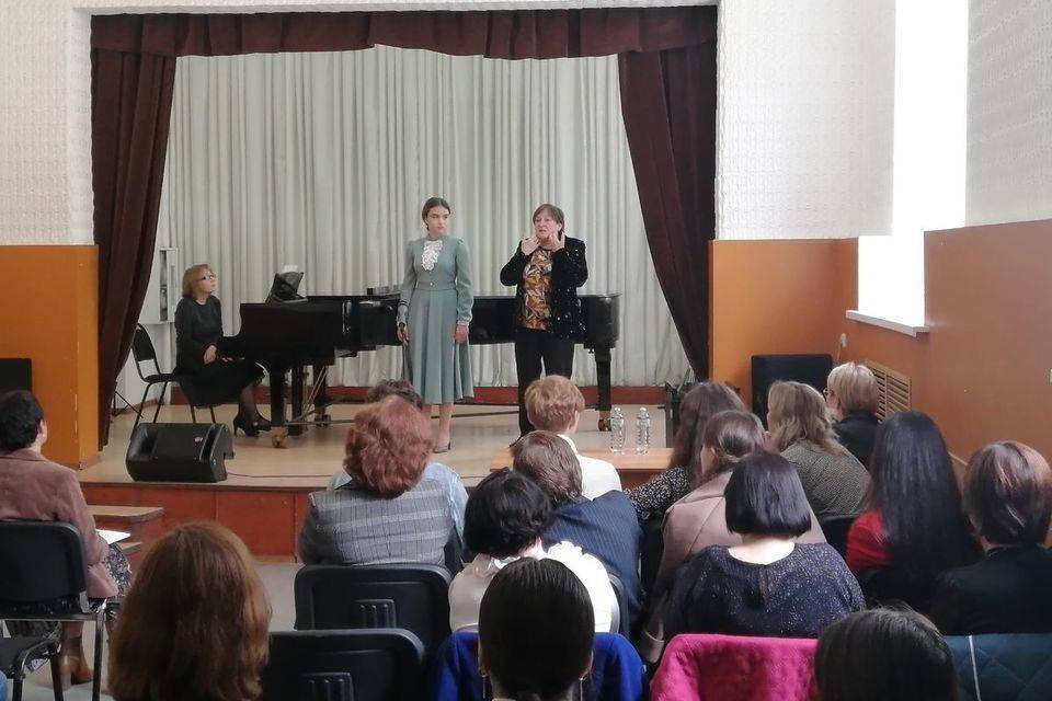 В Волгограде петербургские педагоги провели занятия для юных талантов