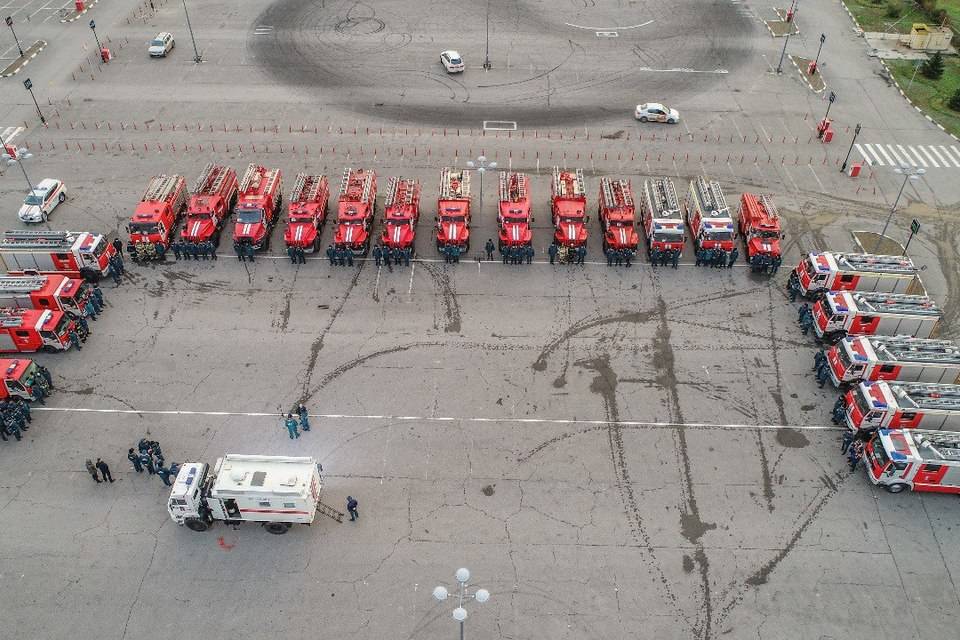 Пожарные машины в Волгограде продолжают подвозить воду населению