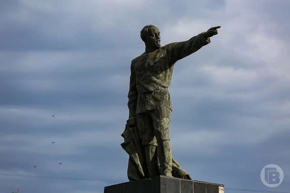 В Волгограде отреставрируют памятник Феликсу Дзержинскому