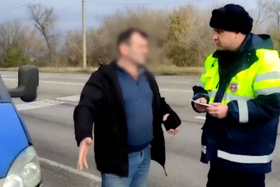 Ярославца с подозрительными документами задержали в Волгоградской области