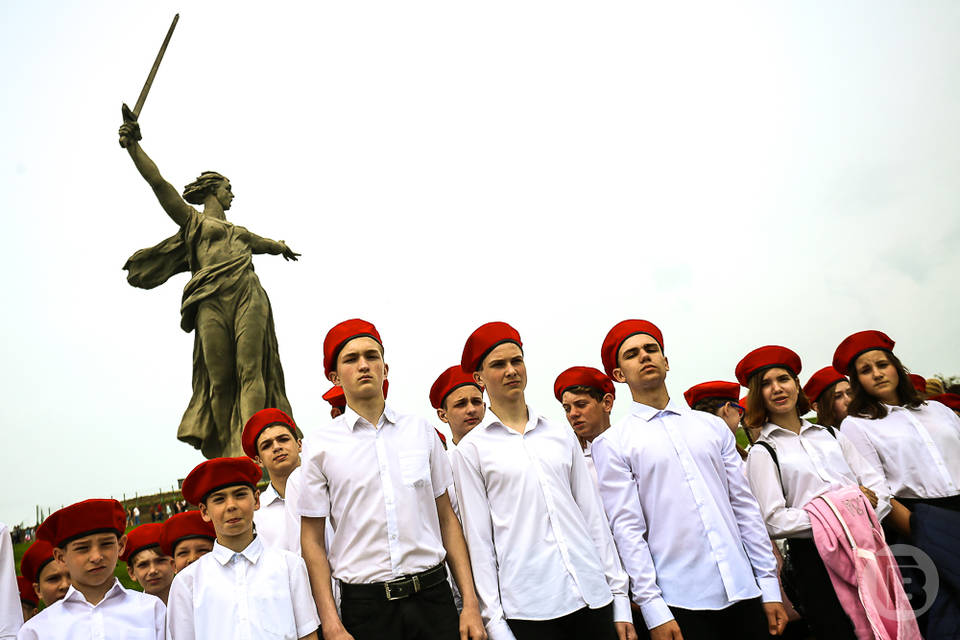 118 школьников в Волгоградской области пополнили ряды юнармейцев
