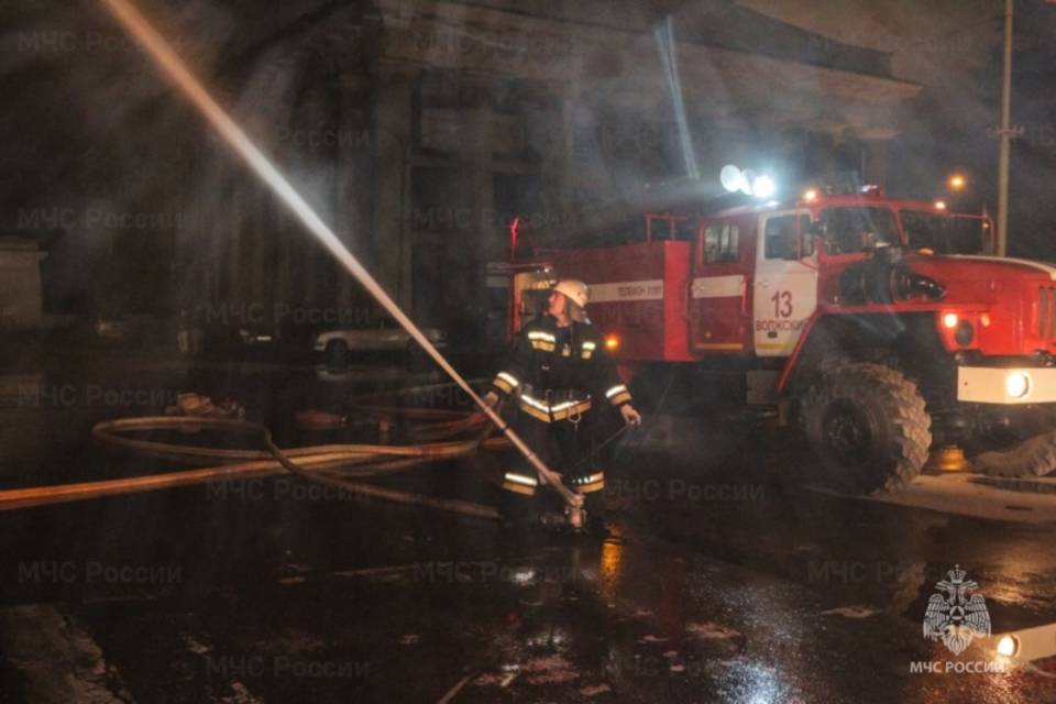 В центре Волгограда вечером сгорели «Жигули»