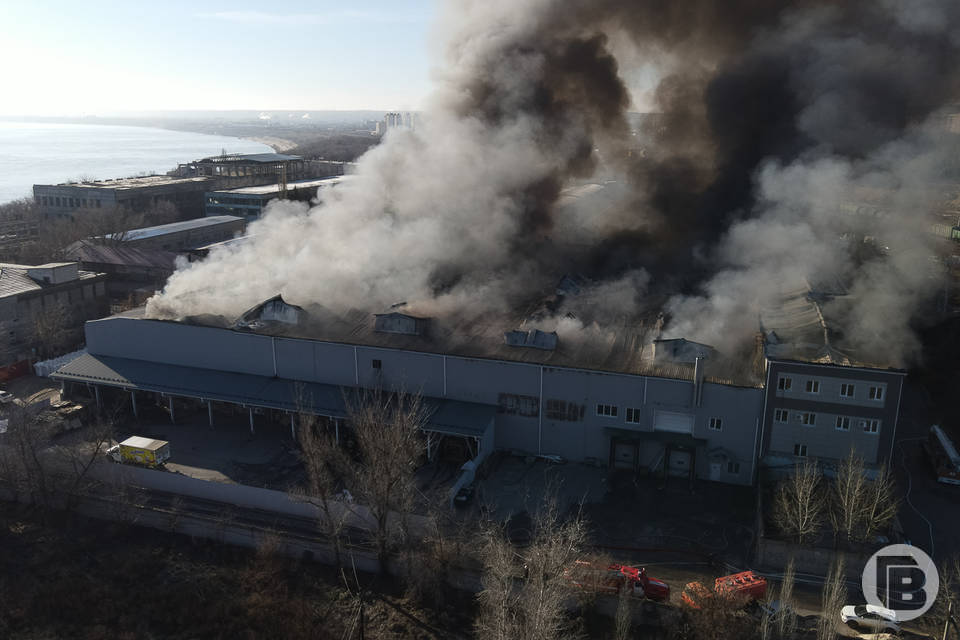 Роспотребнадзор проверил воздух на юге Волгограда после пожара на складе
