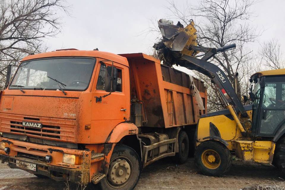 10 стихийных свалок расчистят в Кировском районе Волгограда
