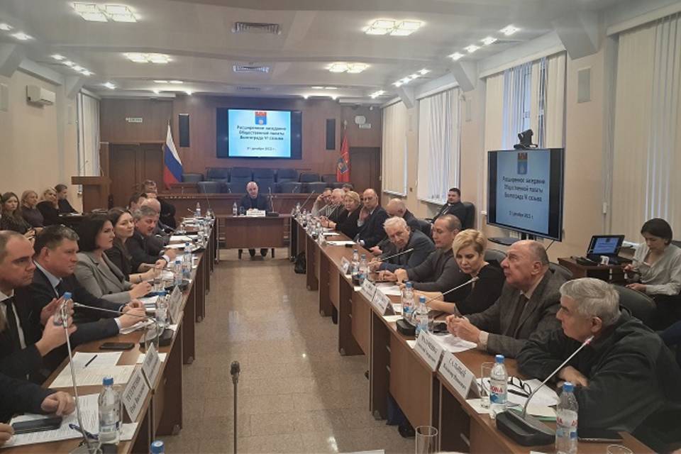 Глава Волгограда Владимир Марченко обсудил с общественниками итоги года и планы на 2023 год