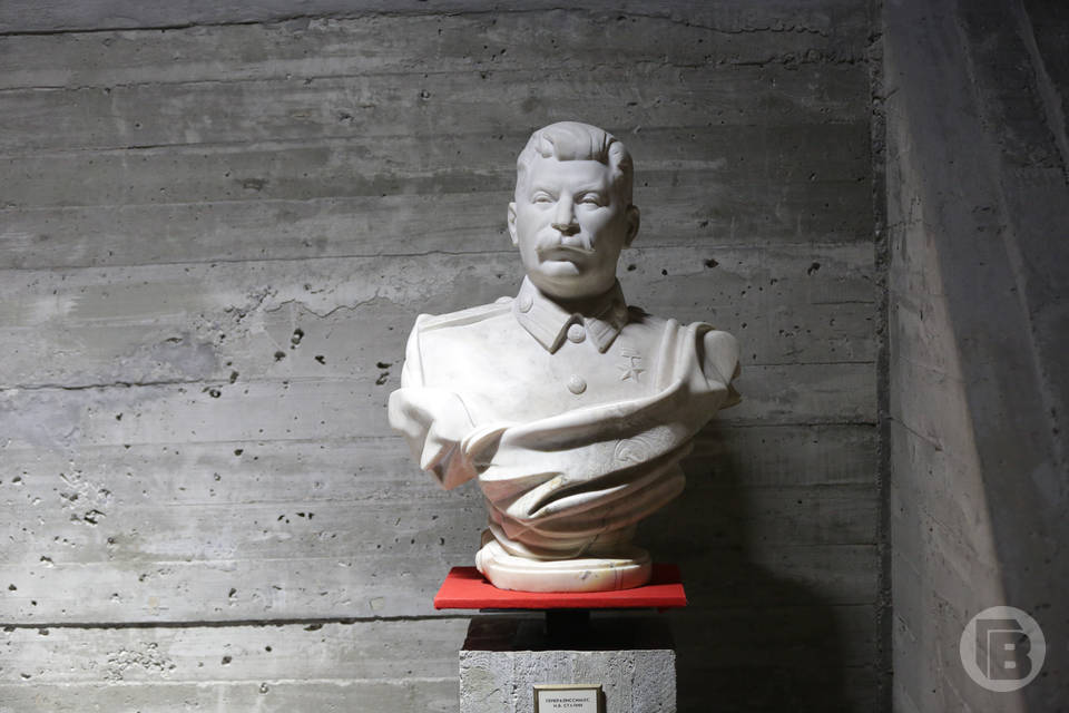 Памятные бюсты Сталина, Жукова, Василевского появятся у музея в Волгограде