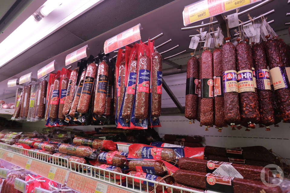 В Волгограде мясо стало немного дороже, а колбаса - дешевле
