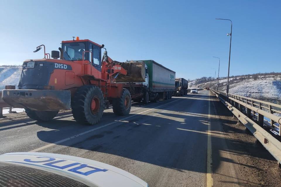 Движение по мосту через Дон, где произошло ДТП с фурами под Волгоградом, восстановлено
