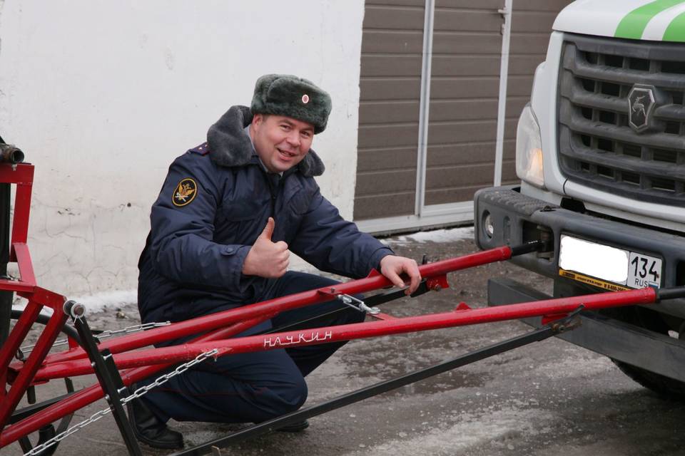 В Волгограде сотрудник УФСИН изобрел необычныйснегоход