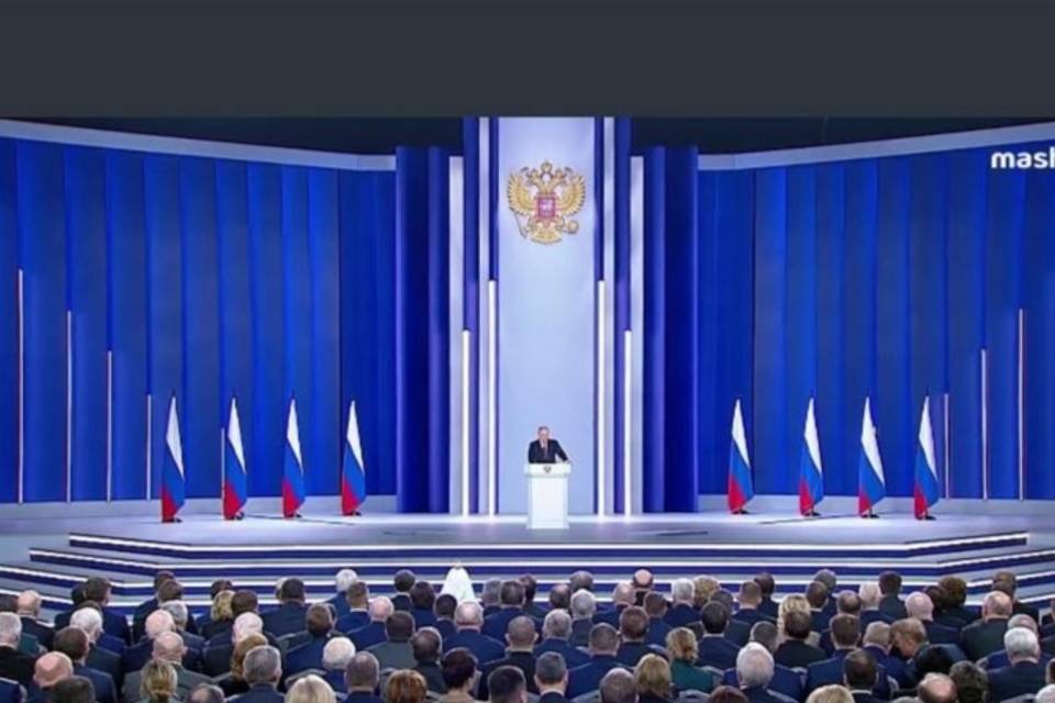 Владимир Путин призвал поддерживать военнослужащих СВО и их семьи