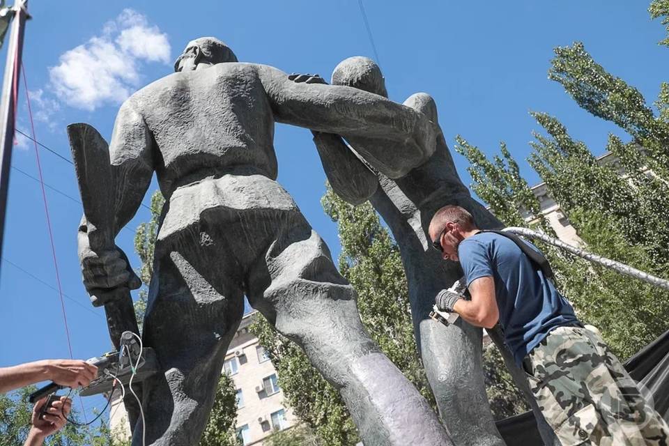 В Волгоградской области в 2023 году отремонтируют 88 памятников героям ВОВ