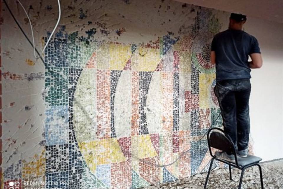Обнаружение при ремонте Дома молодежи в Волгоградской области утерянной мозаики назвали чудом