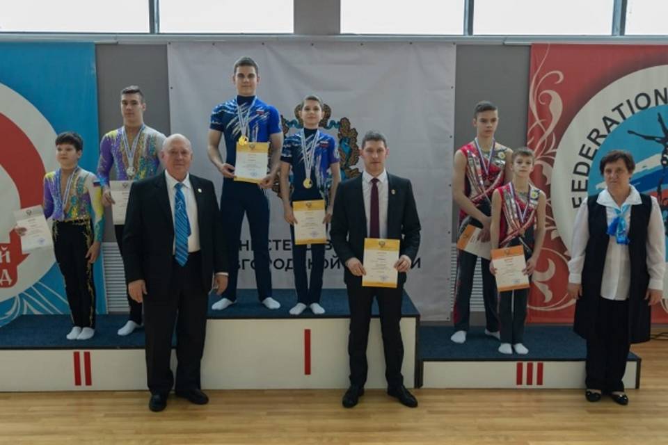 Волгоградцы завоевали две медали первенства России по спортивной акробатике