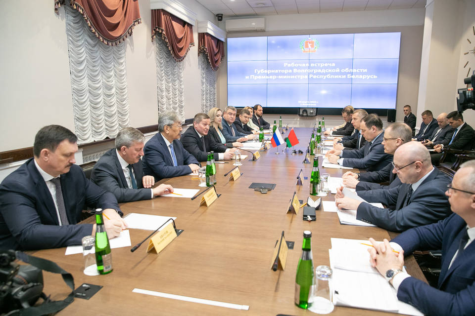 Андрей Бочаров и Роман Головченко обсудили перспективное сотрудничество Волгоградской области и Республики Беларусь