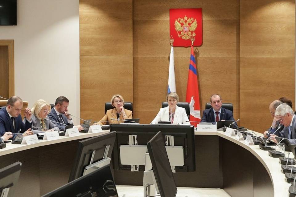В Волгоградской облдуме сформулировали перечень вопросов к работе администрации региона