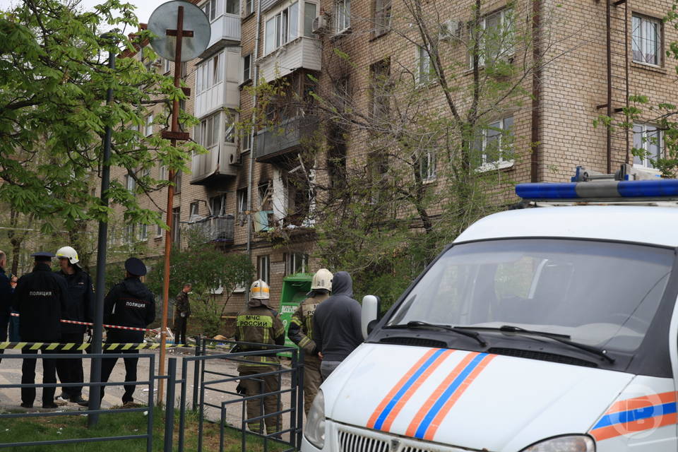 В пострадавшем во время ЧП доме на Титова в Волгограде устанавливают подпорки