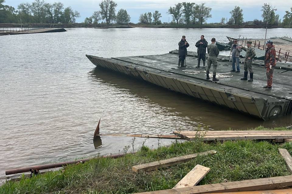 Военные восстановят затопленный мост под Волгоградом