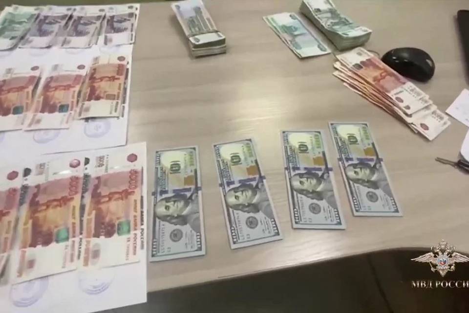 Заработал 25 млн: в Волгограде задержали торговца валютой