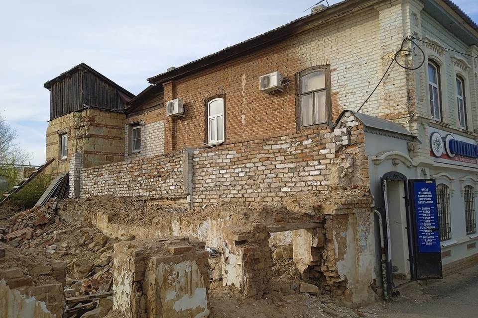 Снесенный старинный дом в Камышине Волгоградской области воссоздадут по решению суда