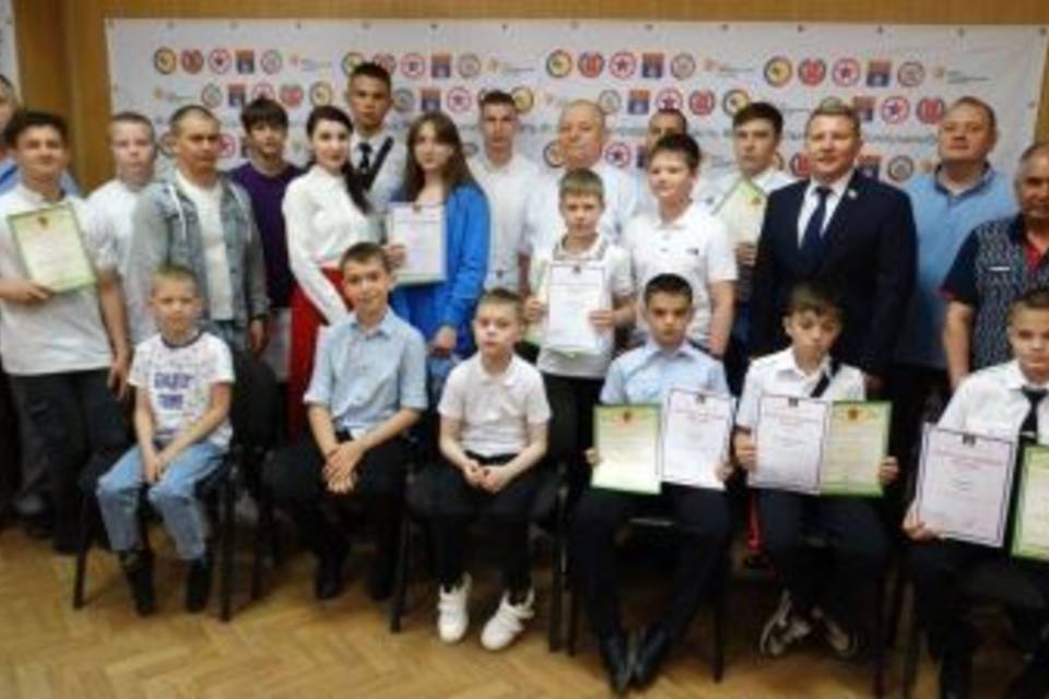 В Волгограде наградили самбистов и их тренеров