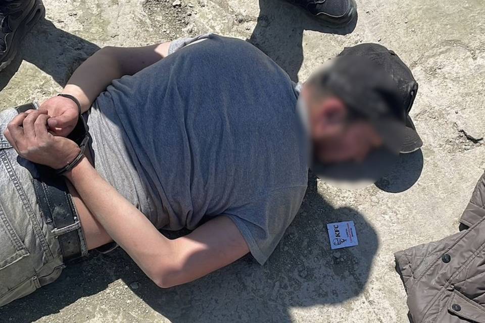 В Волгограде задержали 25-летнего иностранца с 63 свертками наркотиков