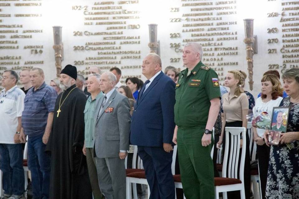 В Волгограде родственникам погибших в СВО передали ордена Мужества