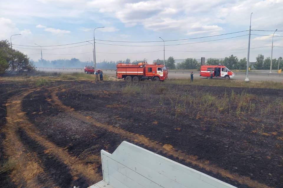 Под Волгоградом потушили ландшафтный пожар возле трассы «Каспий»