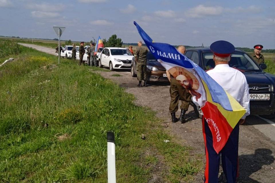 В Волгоградской области казаки устроили автопробег