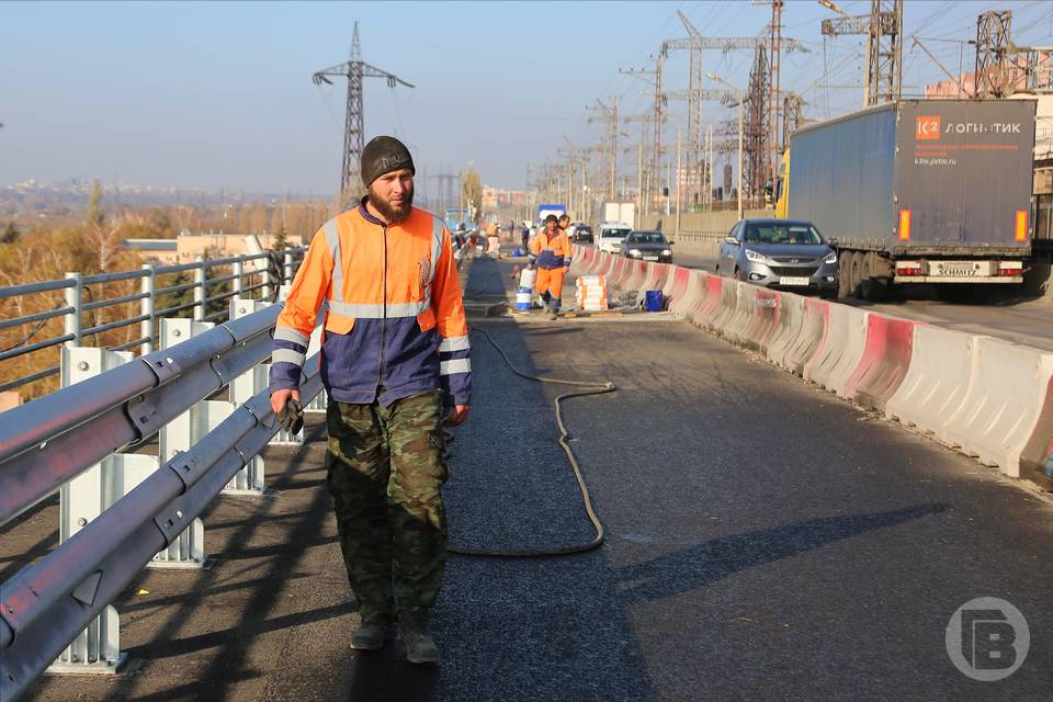 На мостовом переходе через Волжскую ГЭС подрядчик приступает к ремонтным работам