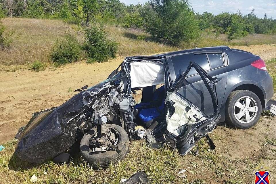 Водитель из ХМАО погиб в ДТП с двумя иномарками под Волгоградом
