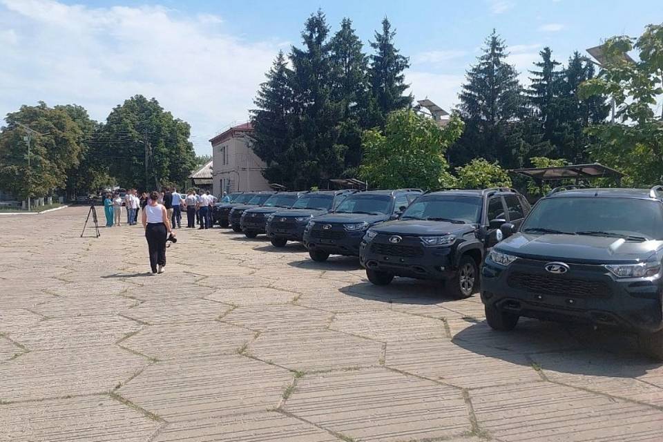12 автомобилей передала Волгоградская область подшефному району ЛНР