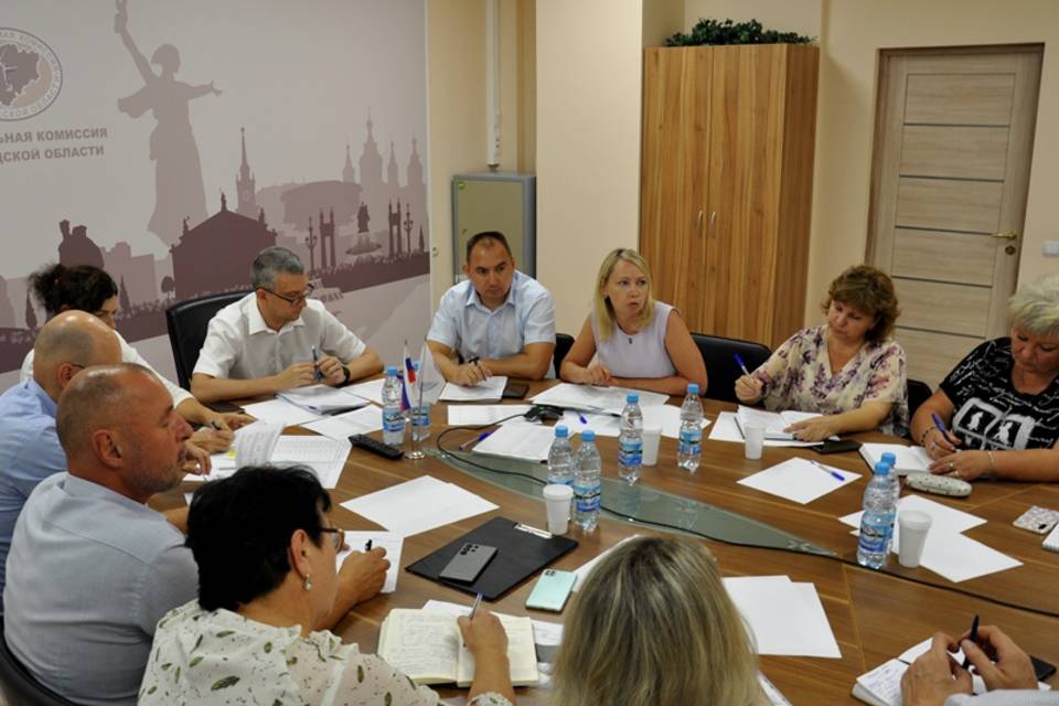 В сентябре жители Волгоградской области выберут 806 депутатов