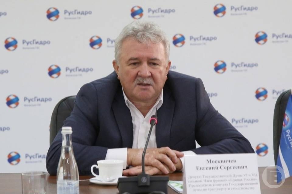 Евгений Москвичев проинспектировал строительство дорожных объектов в Волгоградской области