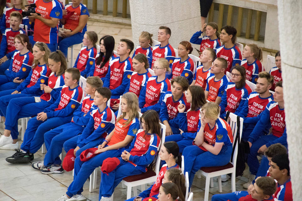 Талантливые дети России торжественно завершили маршрут «Поезд Героев» в Волгограде
