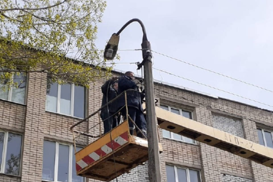 В военных городках Волгоградской области отремонтировали 3,5 тыс. м линий электропередач